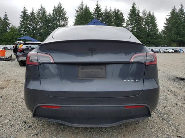 2025 TESLA MODEL Y