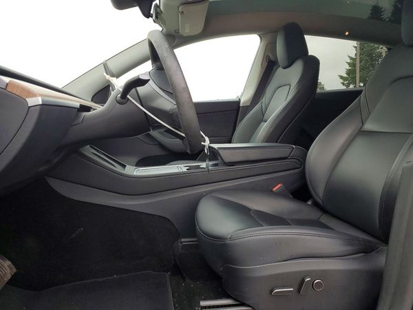 2025 TESLA MODEL Y
