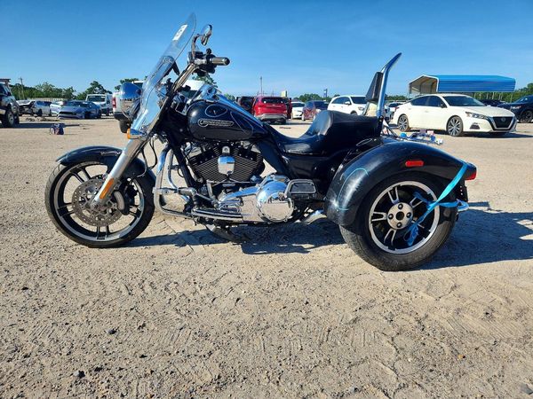 2016 HARLEY-DAVIDSON FLRT