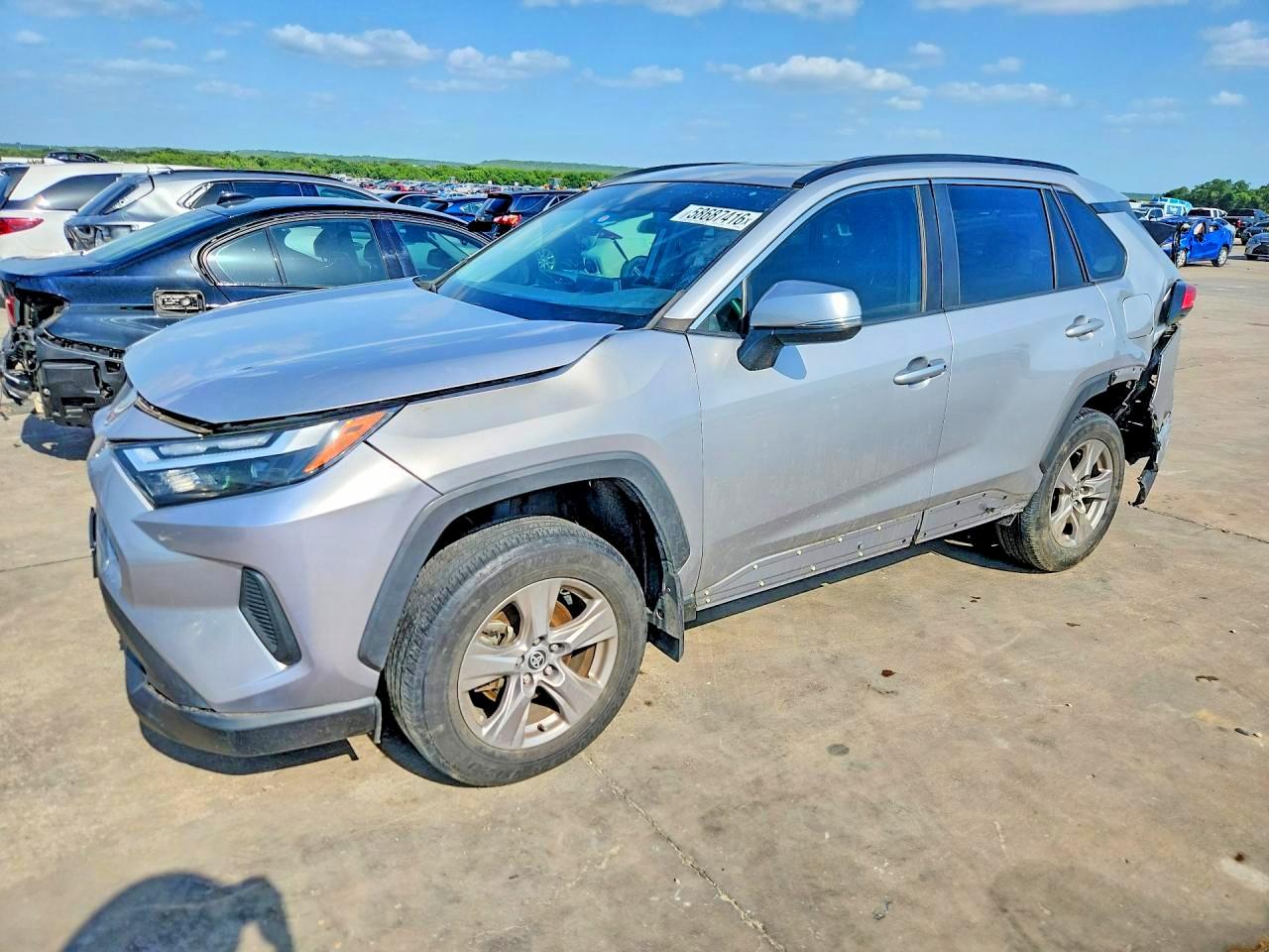 2022 TOYOTA RAV4 XLE