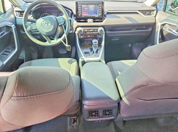 2022 TOYOTA RAV4 XLE