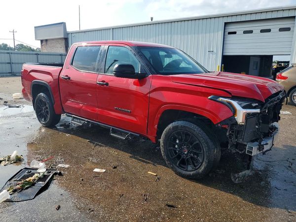 2025 TOYOTA TUNDRA SR5