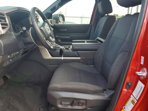 2025 TOYOTA TUNDRA SR5