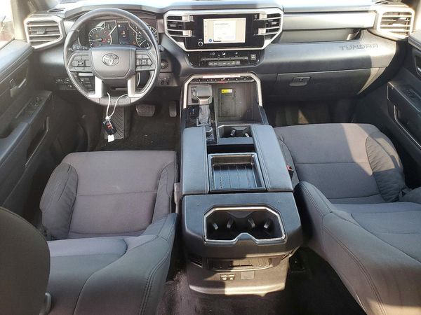 2025 TOYOTA TUNDRA SR5