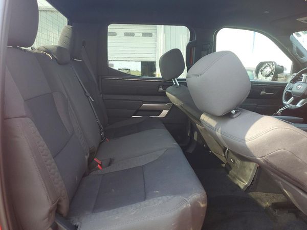 2025 TOYOTA TUNDRA SR5