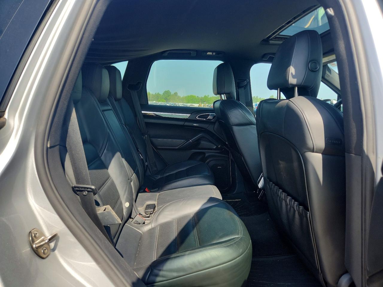 2011 PORSCHE CAYENNE