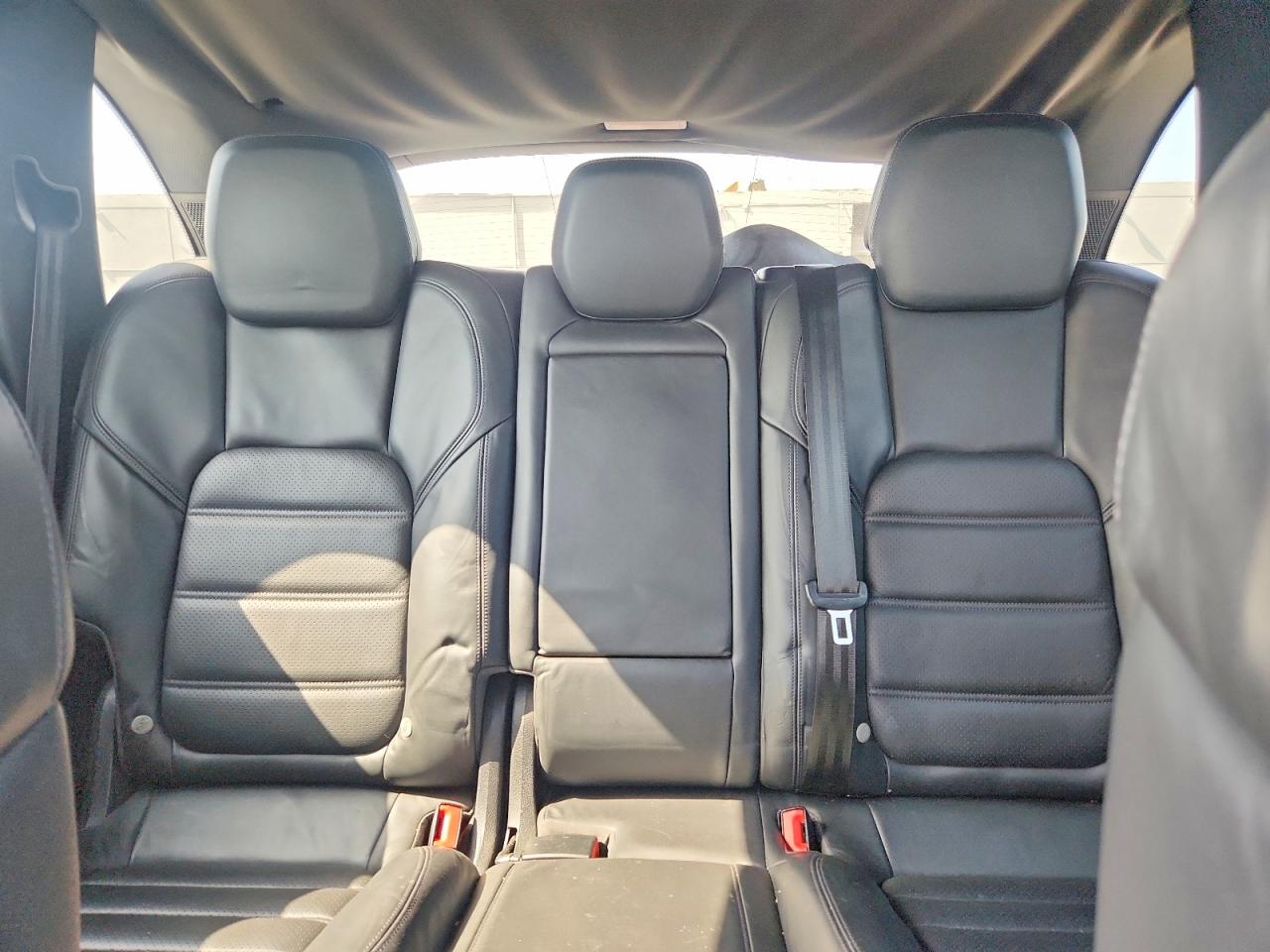 2011 PORSCHE CAYENNE