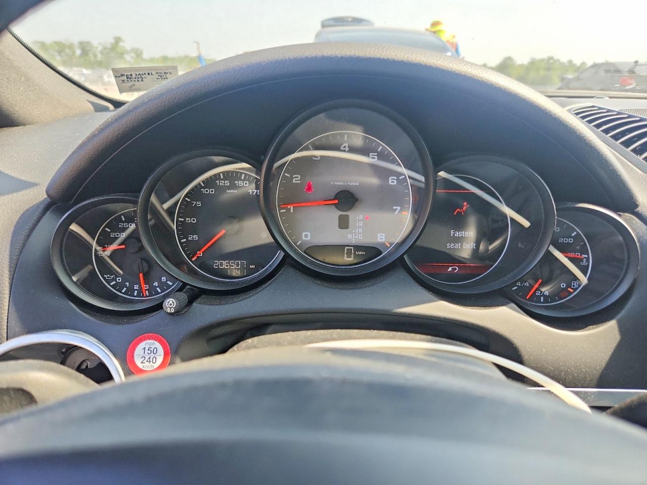 2011 PORSCHE CAYENNE