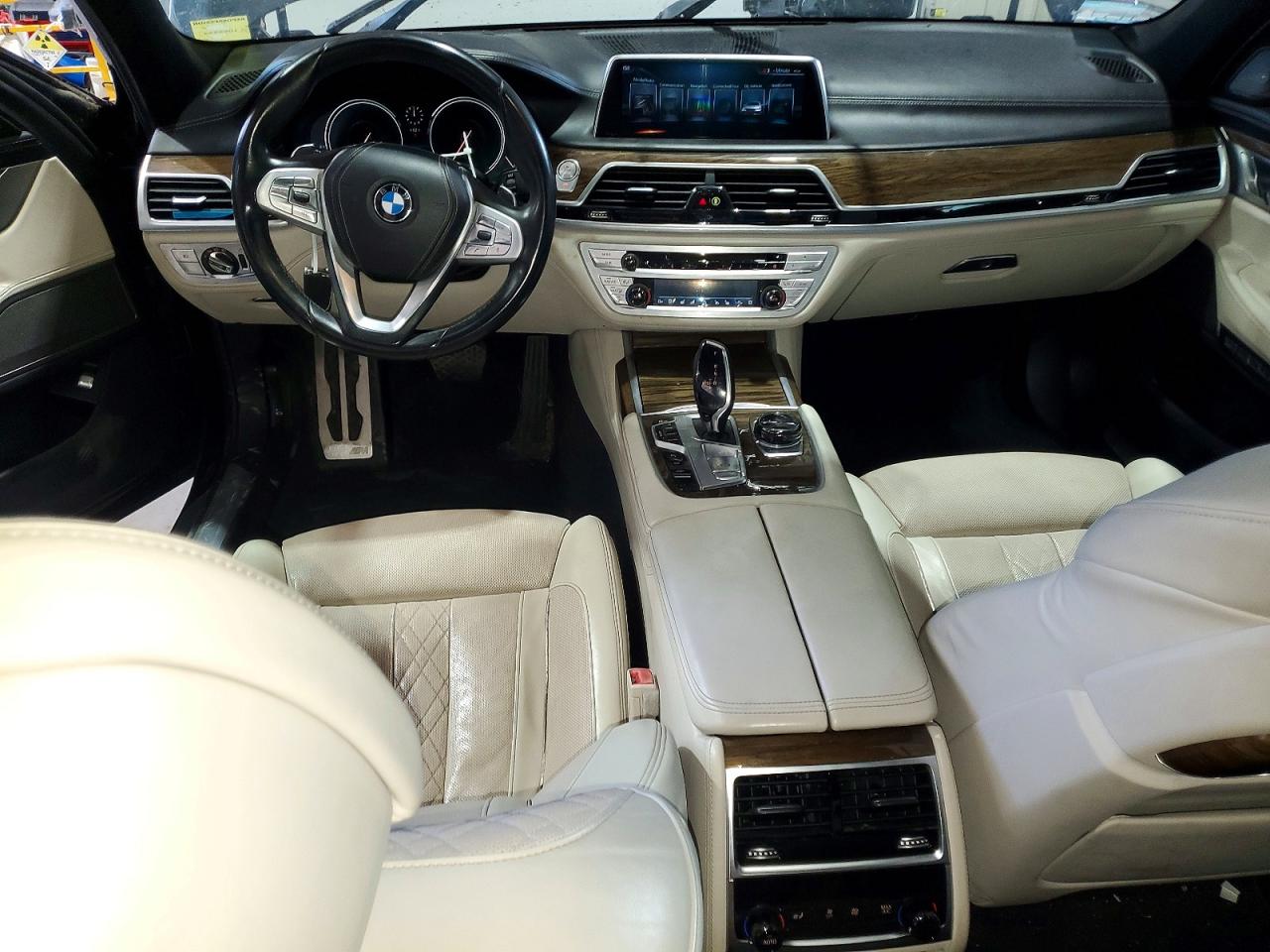 2016 BMW 740