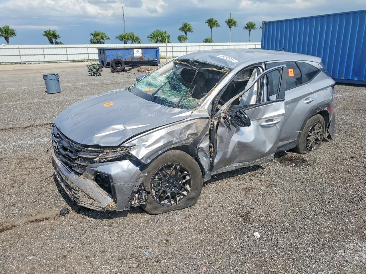 2025 HYUNDAI TUCSON SE