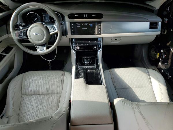 2018 JAGUAR XF Prestige