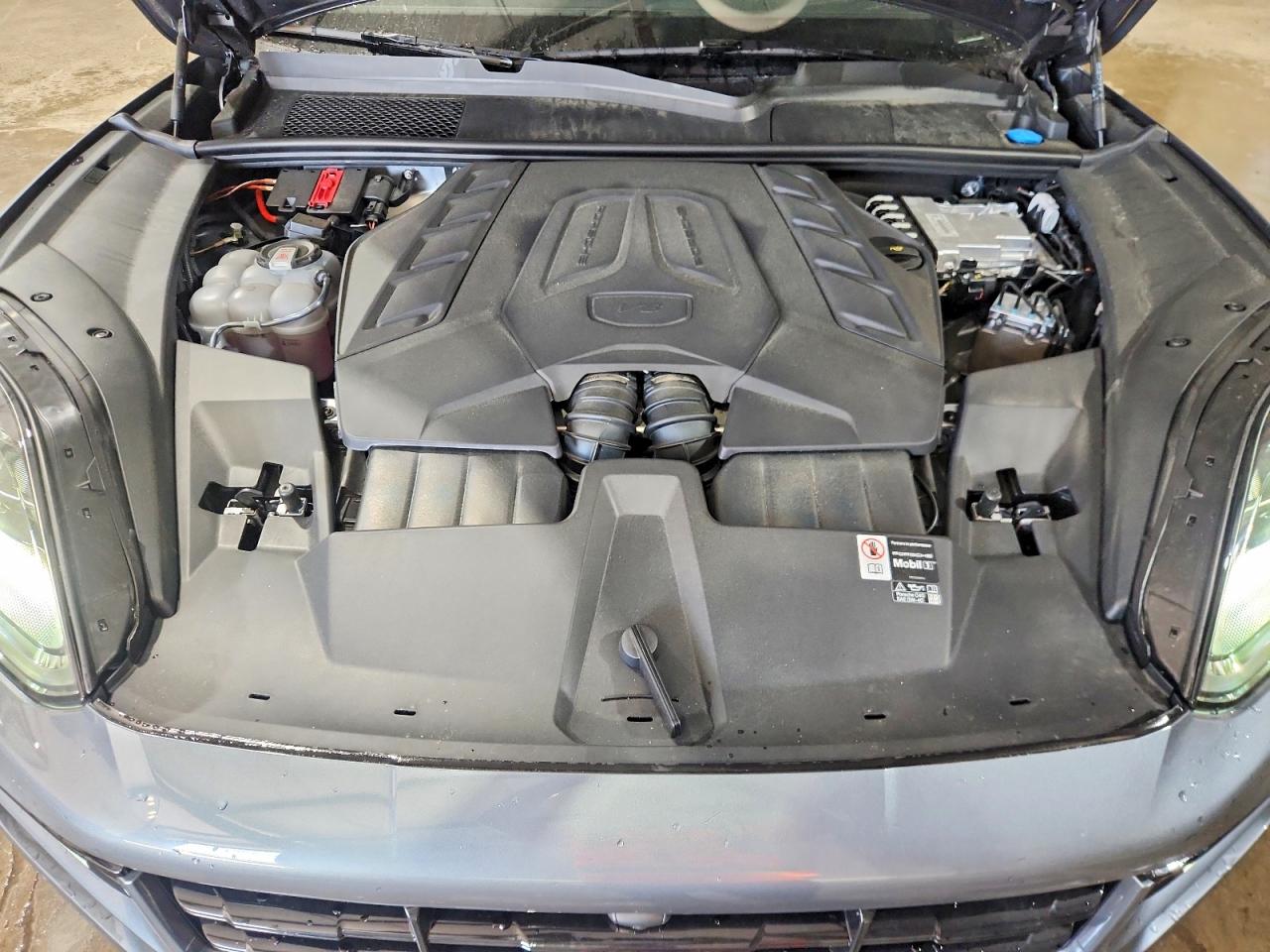 2026 PORSCHE CAYENNE S