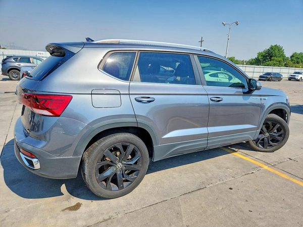 2022 VOLKSWAGEN TAOS