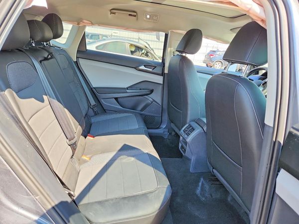 2022 VOLKSWAGEN TAOS
