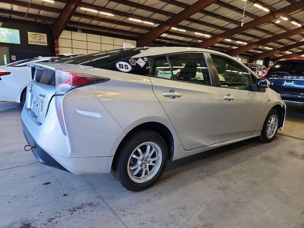 2017 TOYOTA PRIUS One/Two