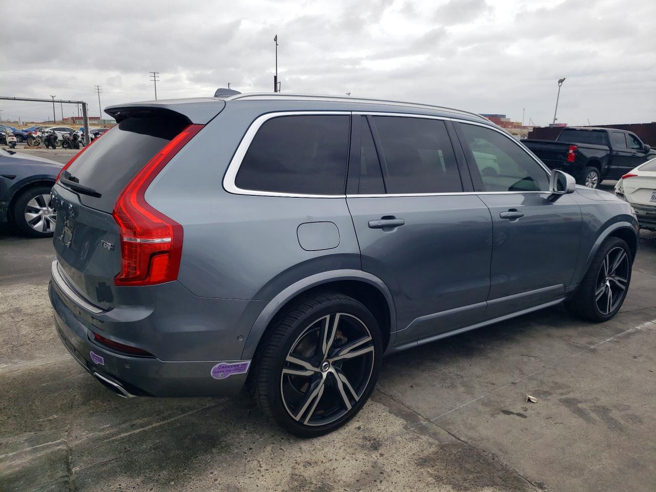 2019 VOLVO XC90 R-Design