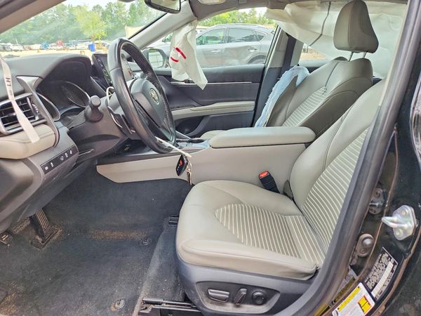 2023 TOYOTA CAMRY SE — DENT