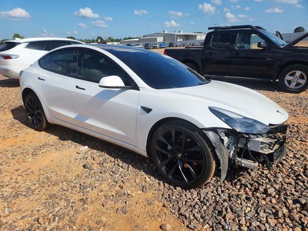 2021 TESLA MODEL 3