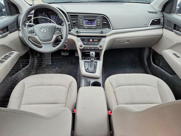2018 HYUNDAI ELANTRA SE