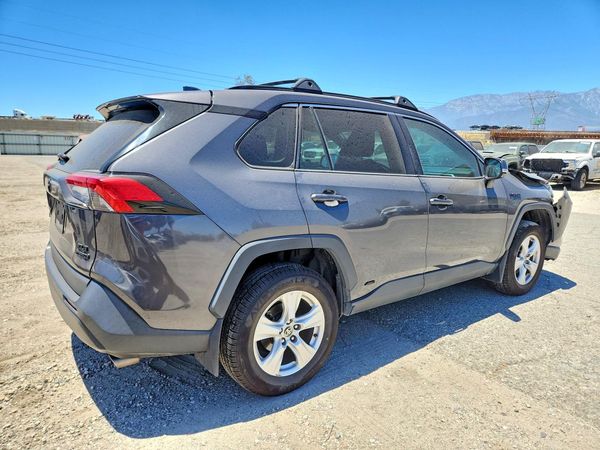 2021 TOYOTA RAV 4 XLE HV