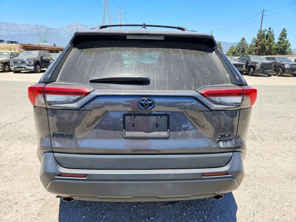 2021 TOYOTA RAV 4 XLE HV