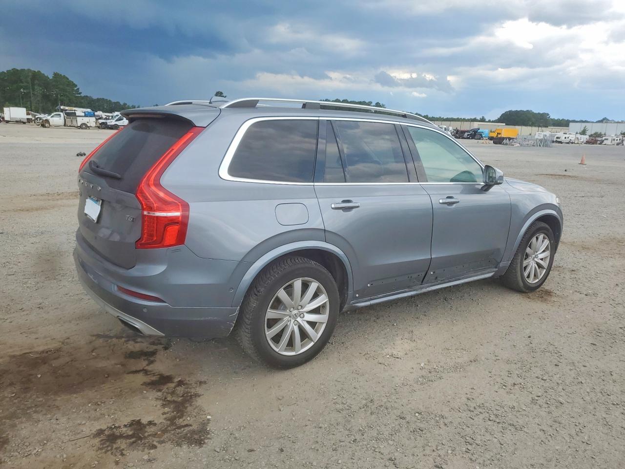 2016 VOLVO XC90 SV42 Momentum