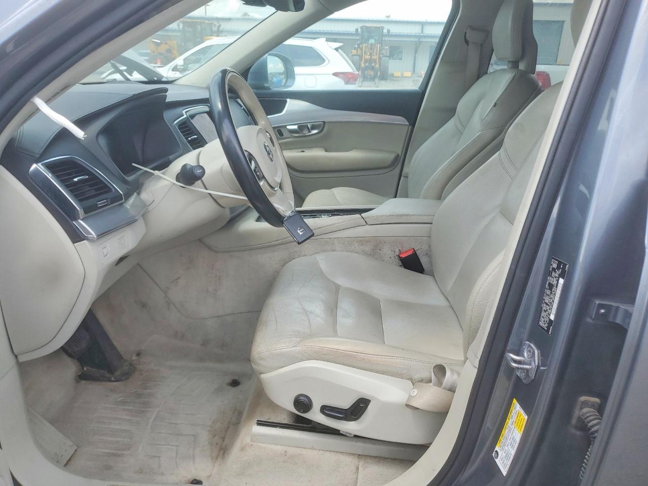 2016 VOLVO XC90 SV42 Momentum