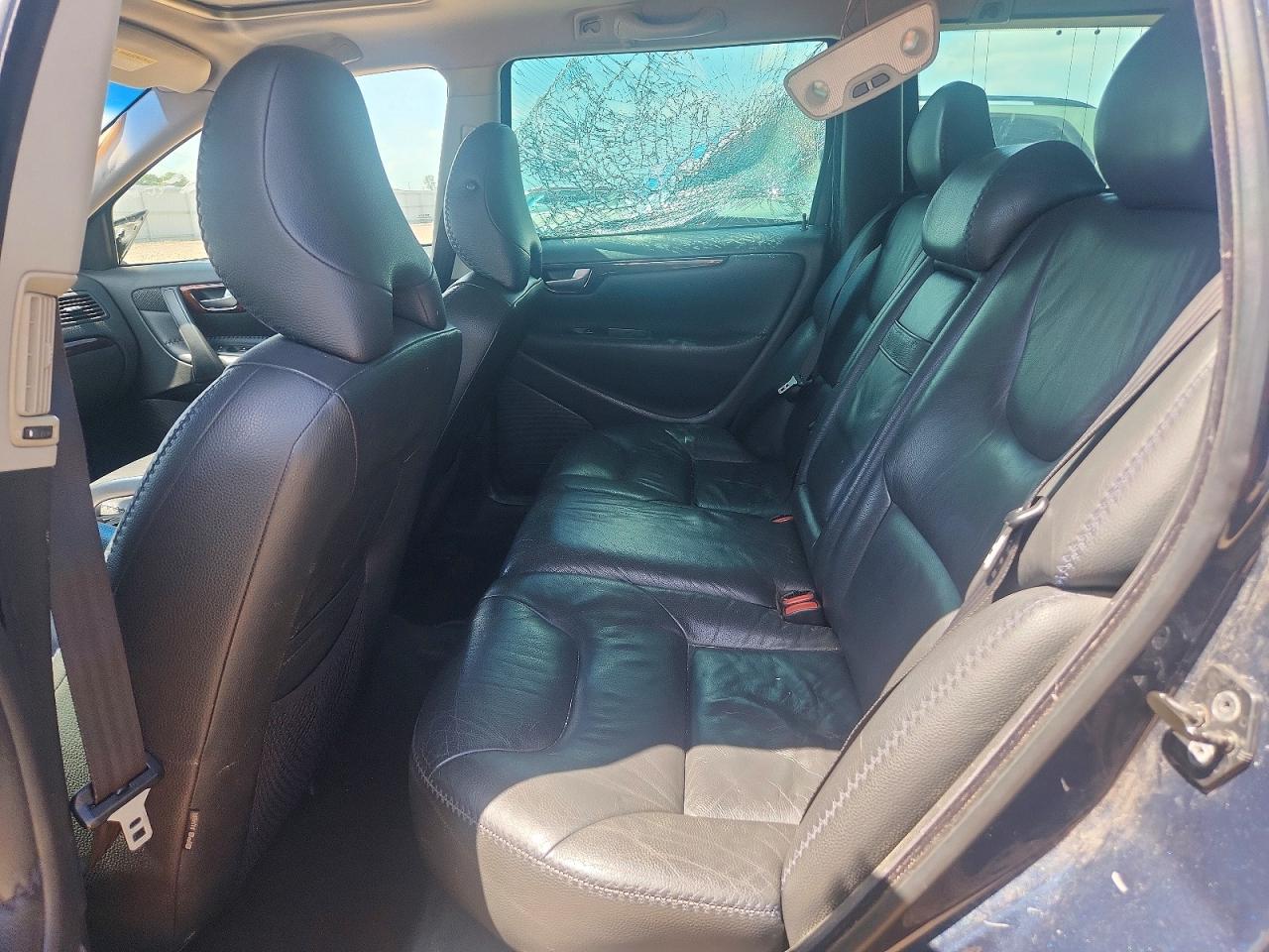 2007 VOLVO XC70