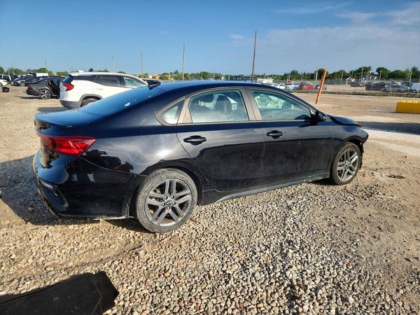 2021 KIA FORTE GT Line