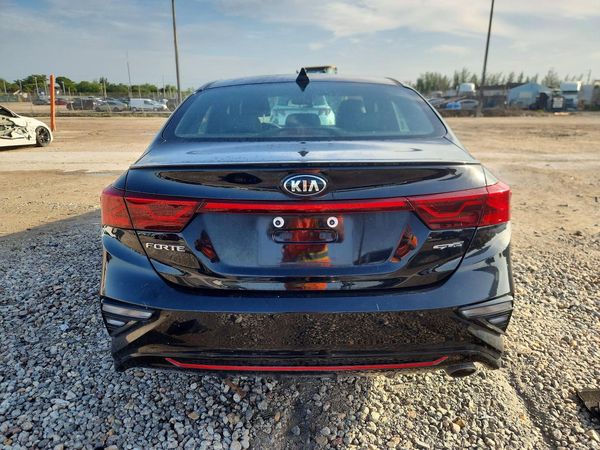 2021 KIA FORTE GT Line