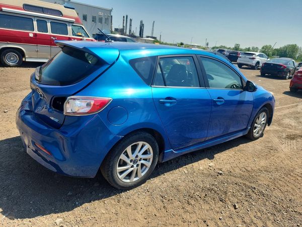2013 MAZDA 3 Touring/GS