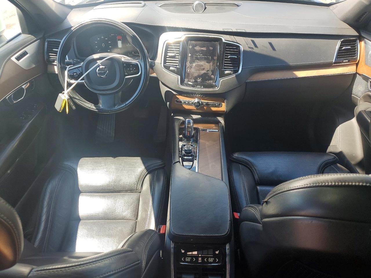 2017 VOLVO XC90 Inscription
