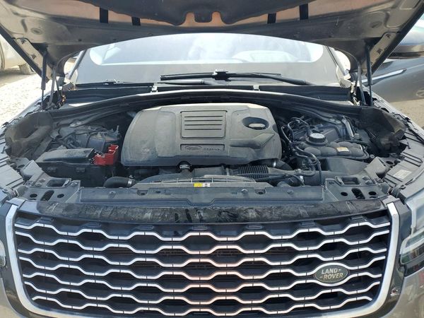2019 LAND ROVER RANGEROVER S — Engine bay
