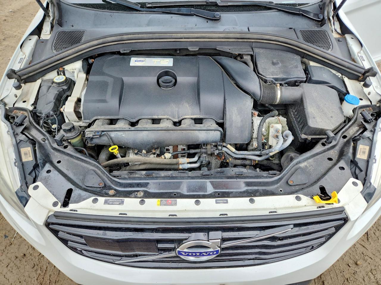 2016 VOLVO XC60
