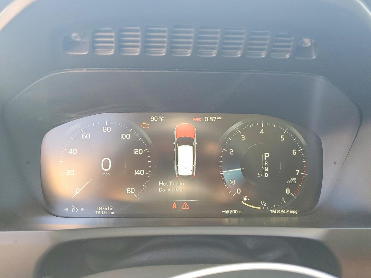 2017 VOLVO XC90 Momentum
