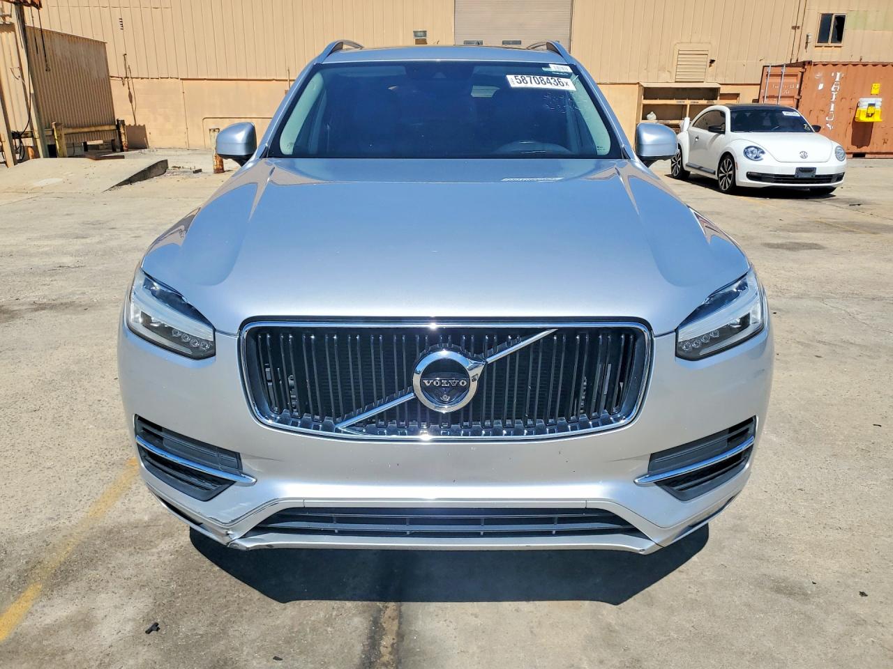 2017 VOLVO XC90 Momentum
