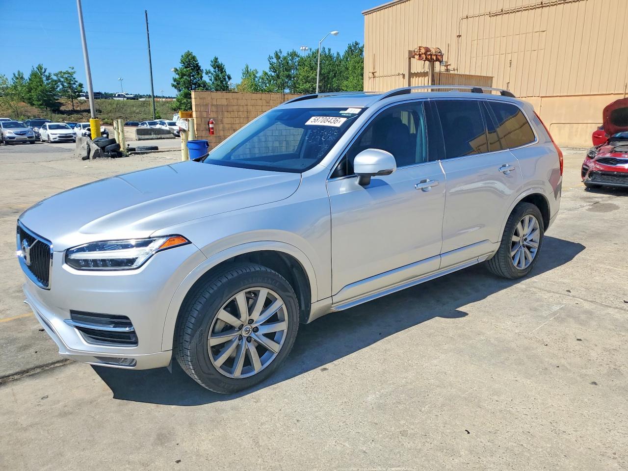 2017 VOLVO XC90 Momentum