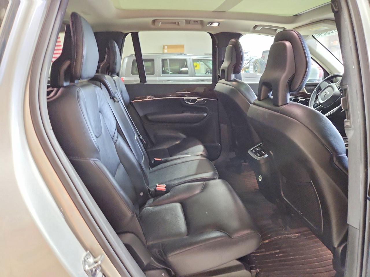 2016 VOLVO XC90 SV42 Momentum