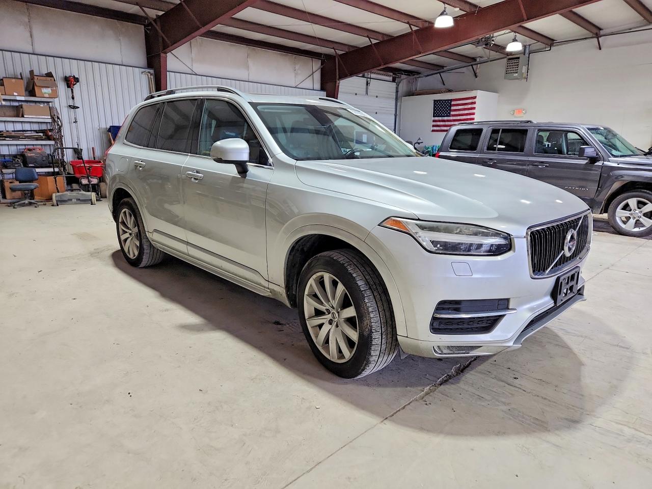 2016 VOLVO XC90 SV42 Momentum
