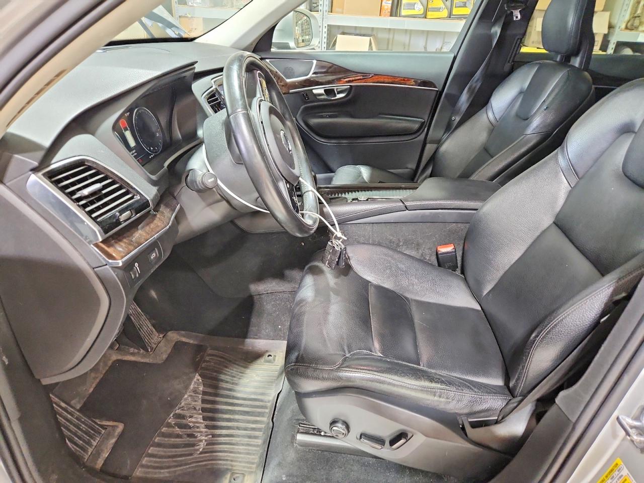 2016 VOLVO XC90 SV42 Momentum