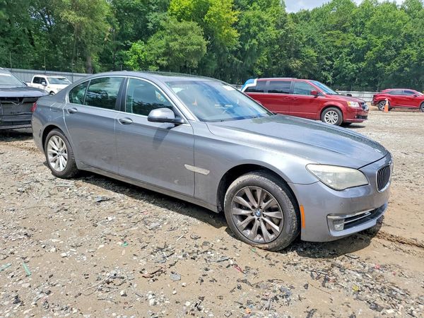 2013 BMW 740