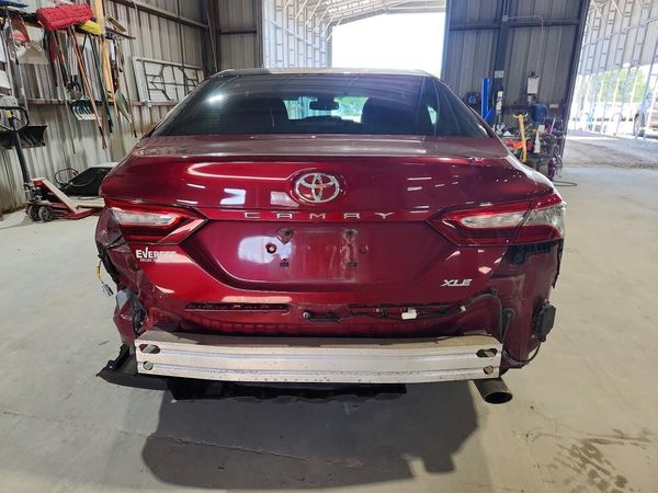 2018 TOYOTA CAMRY