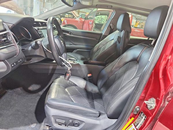 2018 TOYOTA CAMRY