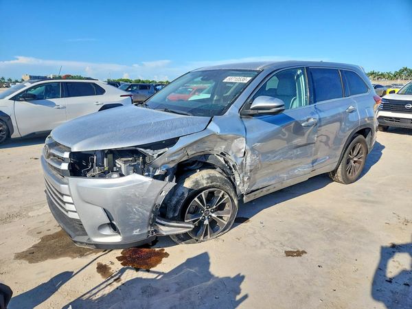 2017 TOYOTA HIGHLANDER LE/LE Plus