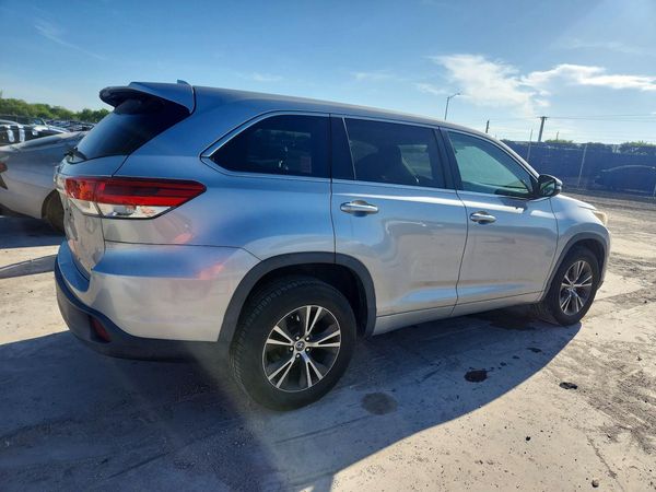 2017 TOYOTA HIGHLANDER LE/LE Plus