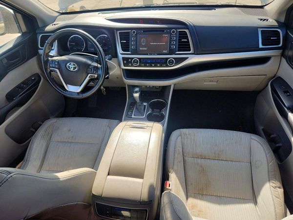 2017 TOYOTA HIGHLANDER LE/LE Plus