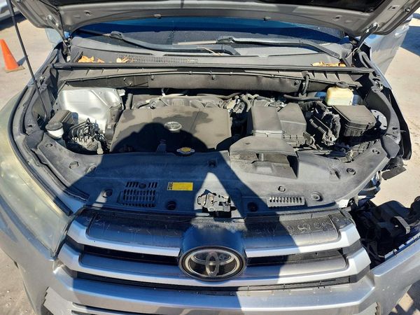 2017 TOYOTA HIGHLANDER LE/LE Plus