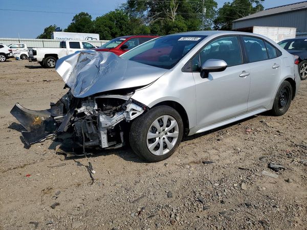 2021 TOYOTA COROLLA LE — Front 3/4