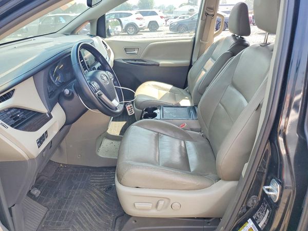 2015 TOYOTA SIENNA