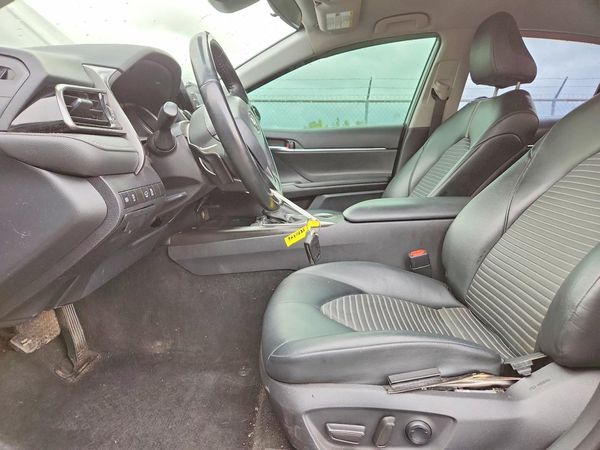 2022 TOYOTA CAMRY SE — DENT
